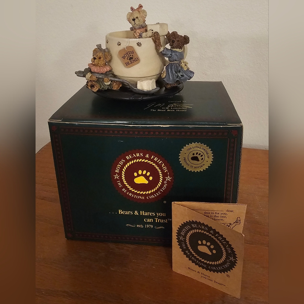 Boyds Bears & Friends Bearstone Collection Figurine - Fixin' Tea for Three